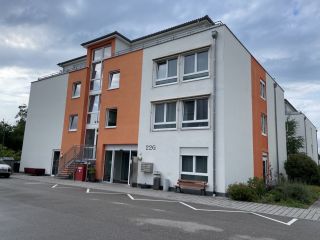 1-Zimmer Penthouse Appartement mit Küche und Essbereich in großzügigen Gemeinschaftsräumen